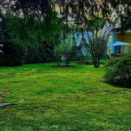 Spacious Near Maggiore Apartment
